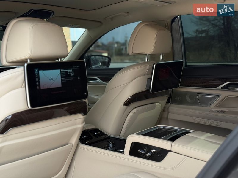 Седан BMW 7 Series 2020 в Виннице