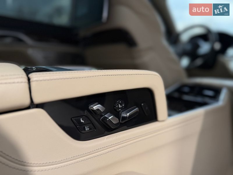 Седан BMW 7 Series 2020 в Виннице