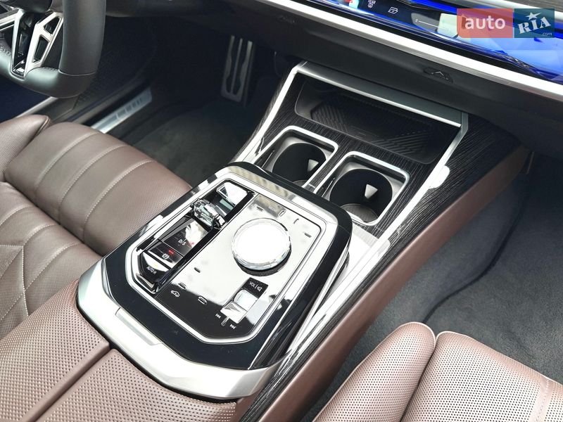 Седан BMW 7 Series 2023 в Киеве фото 42 Седан BMW 7 Series 2023 в Киеве