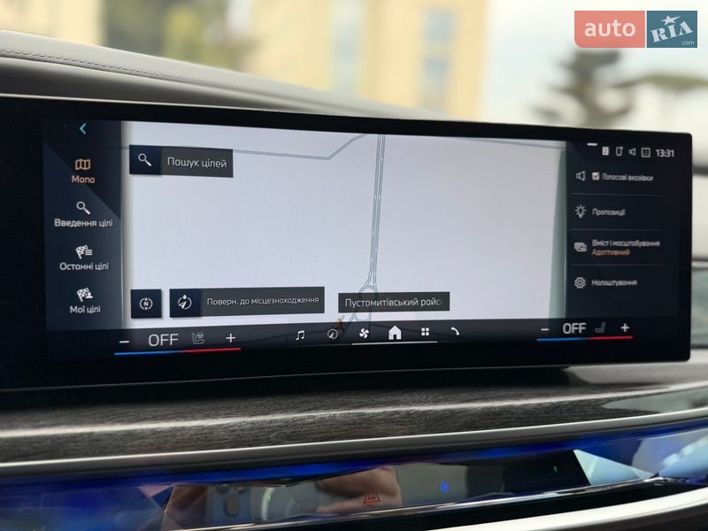 Седан BMW 7 Series 2023 в Львові