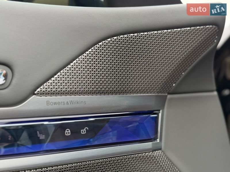 Седан BMW 7 Series 2023 в Львові