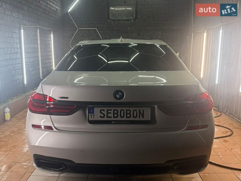 Седан BMW 7 Series 2018 в Кременчуці