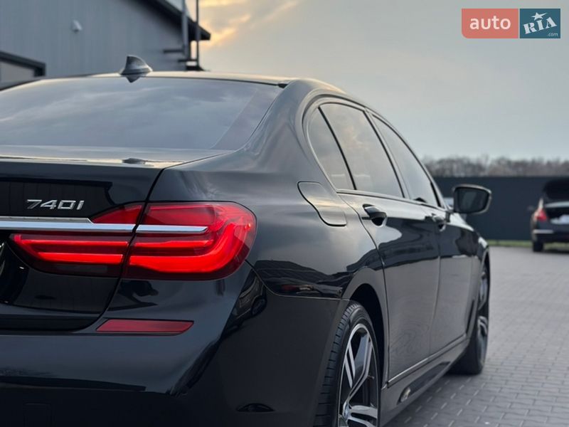 Седан BMW 7 Series 2017 в Нововолынске