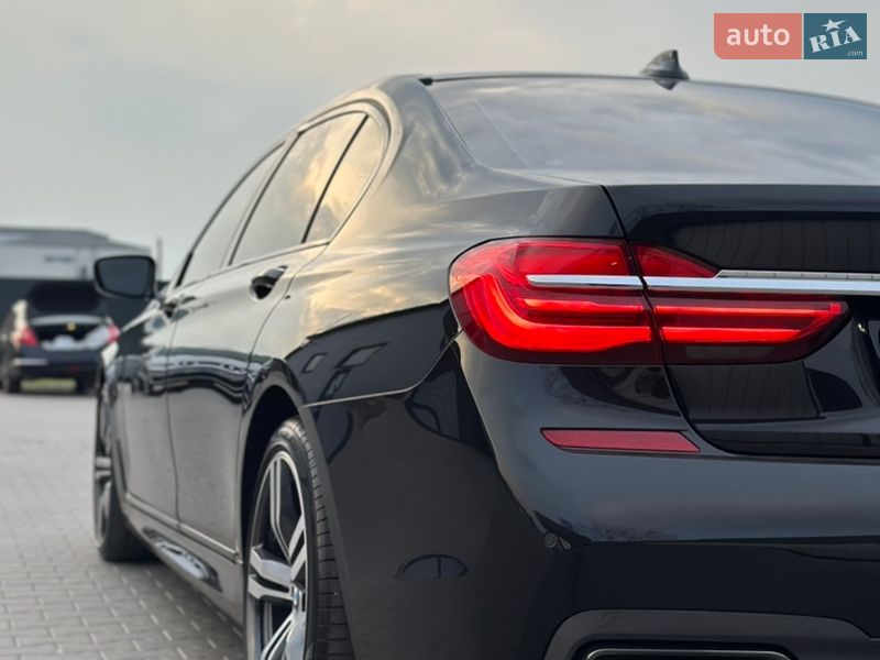 Седан BMW 7 Series 2017 в Нововолынске
