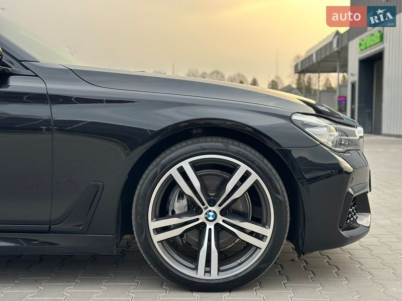 Седан BMW 7 Series 2017 в Нововолынске