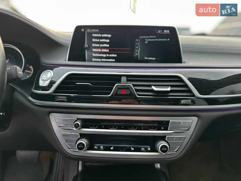 Седан BMW 7 Series 2017 в Нововолынске