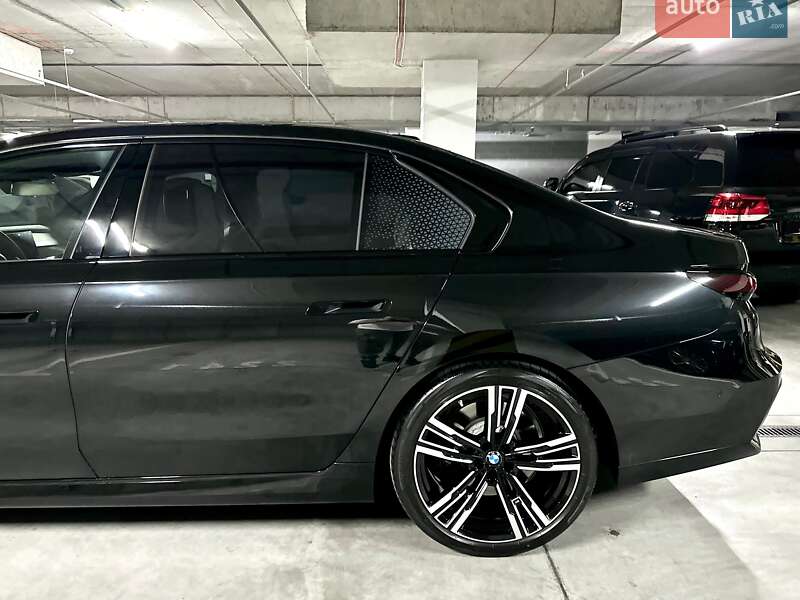 Седан BMW 7 Series 2024 в Днепре фото 7 Седан BMW 7 Series 2024 в Днепре