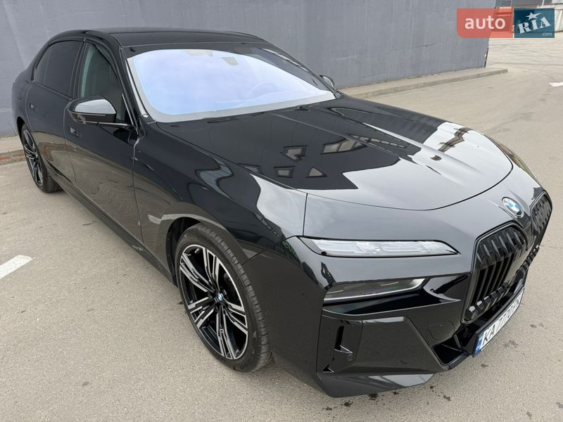 Седан BMW 7 Series 2025 в Киеве