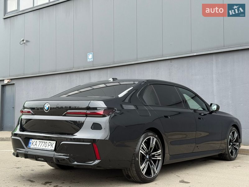 Седан BMW 7 Series 2025 в Киеве