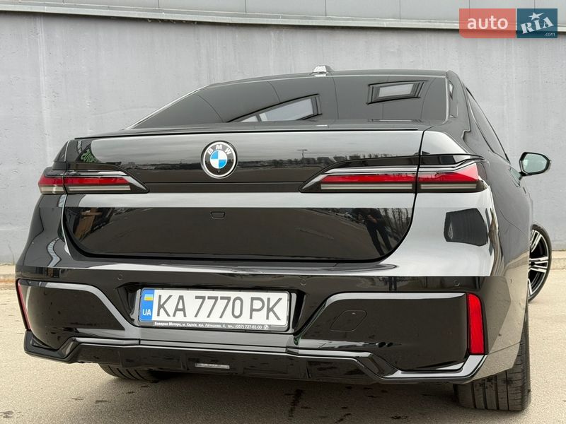 Седан BMW 7 Series 2025 в Киеве