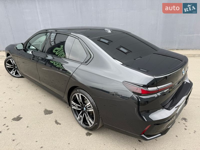 Седан BMW 7 Series 2025 в Киеве