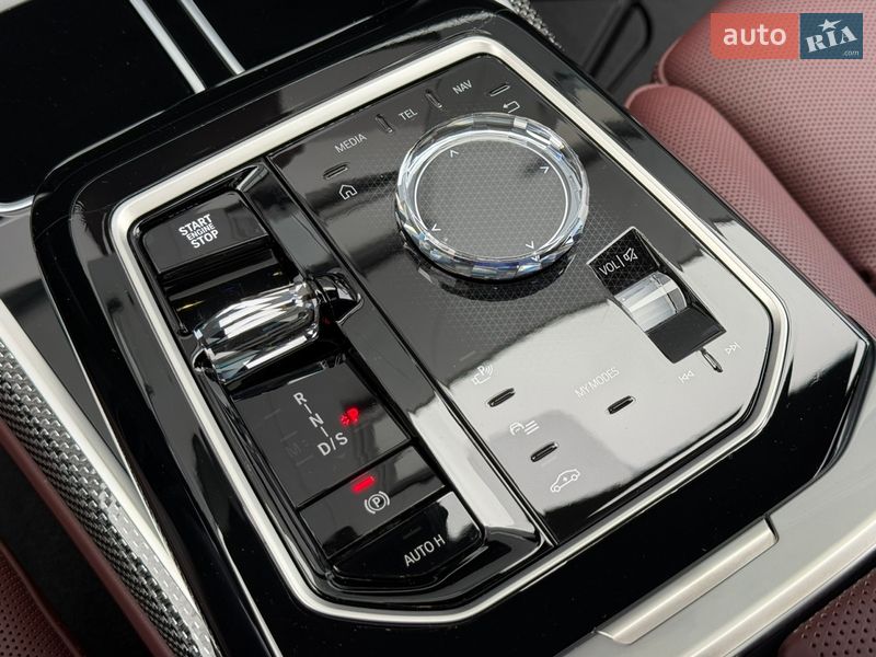 Седан BMW 7 Series 2025 в Киеве