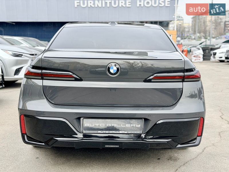 Седан BMW 7 Series 2025 в Києві