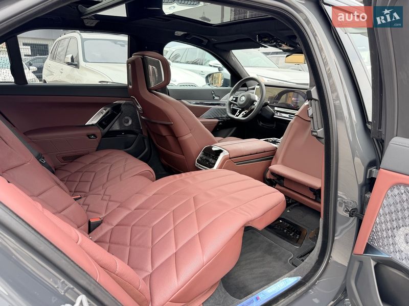 Седан BMW 7 Series 2025 в Києві