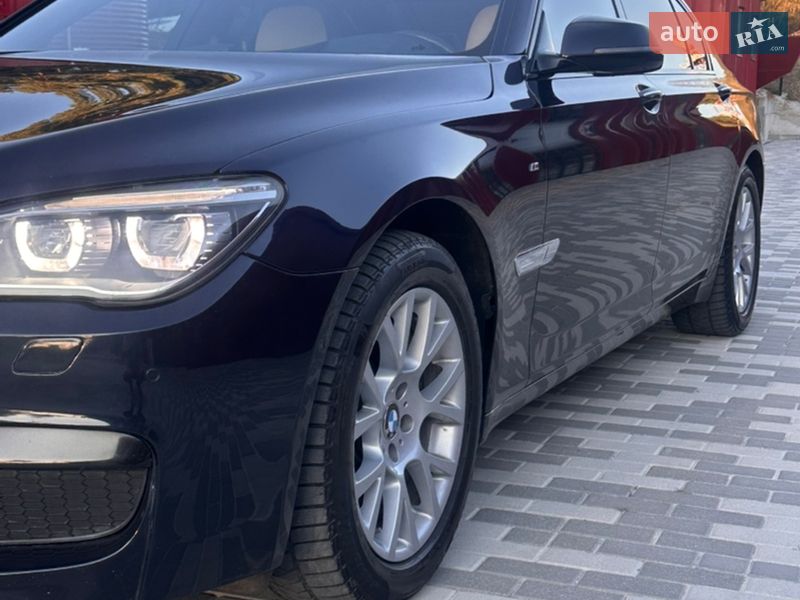 Седан BMW 7 Series 2013 в Львові