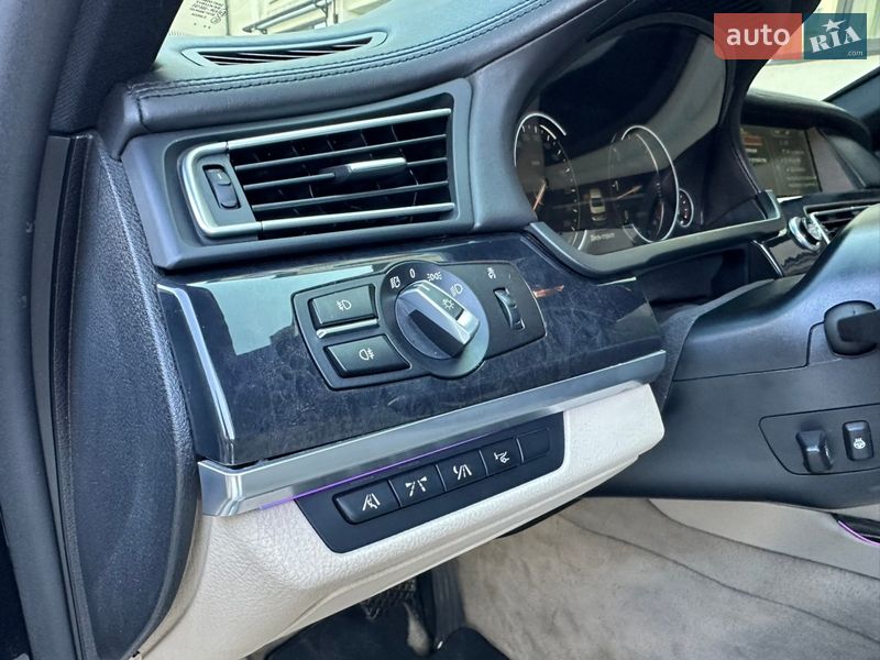 Седан BMW 7 Series 2009 в Чернівцях