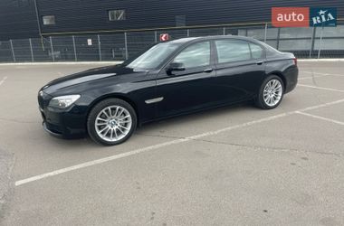 Седан BMW 7 Series 2015 в Львові