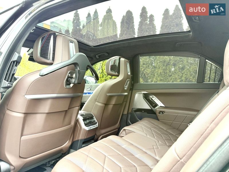 Седан BMW 7 Series 2023 в Києві