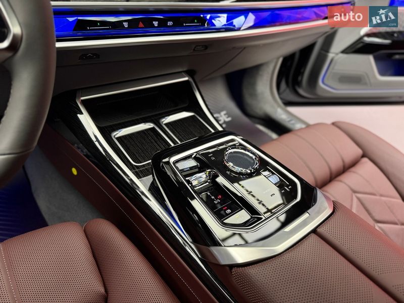 Седан BMW 7 Series 2024 в Киеве