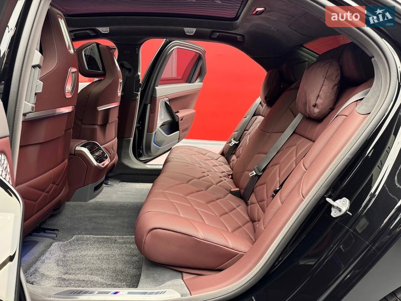 Седан BMW 7 Series 2024 в Киеве