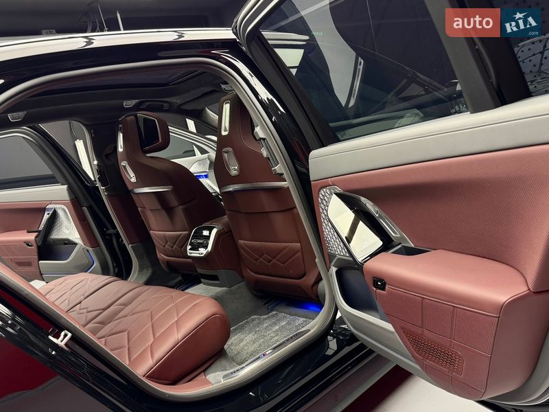 Седан BMW 7 Series 2024 в Киеве