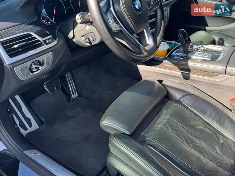 Седан BMW 7 Series 2017 в Львове