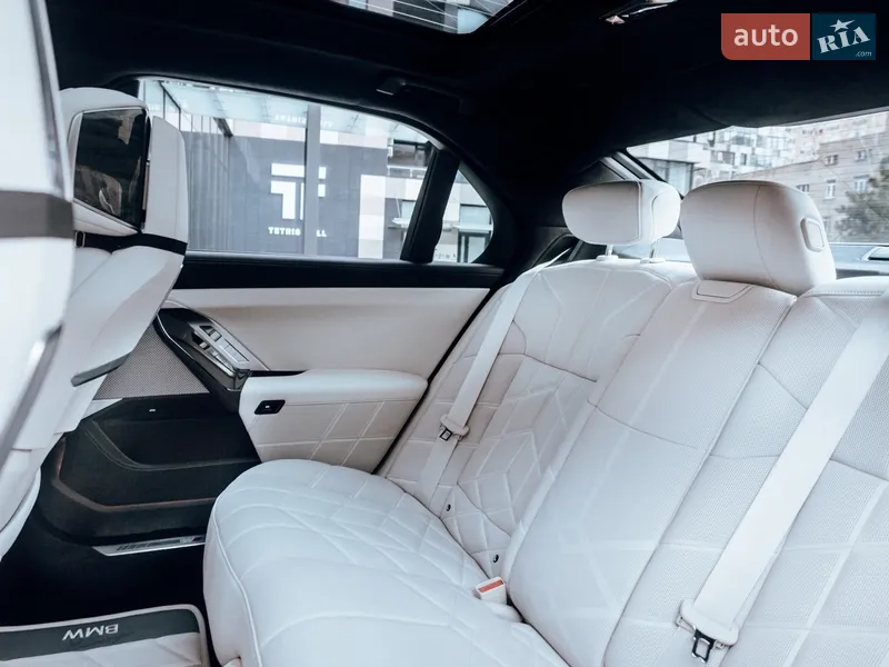 BMW 7 Series 2023 VIN WBA23EH03PCN77869 фото оголошення 13 з 66