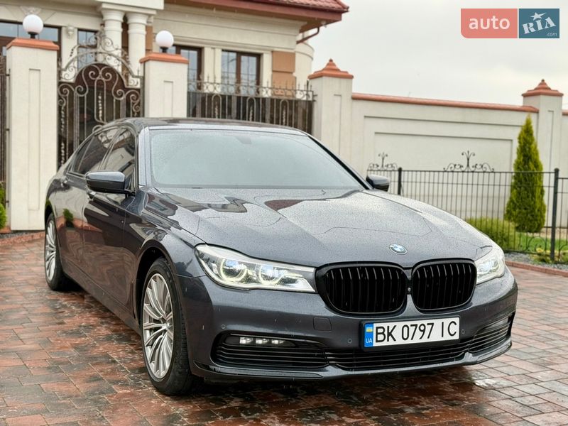 Седан BMW 7 Series 2015 в Ровно