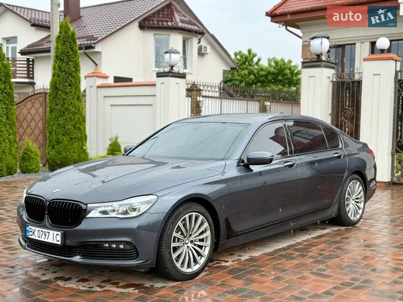 Седан BMW 7 Series 2015 в Ровно