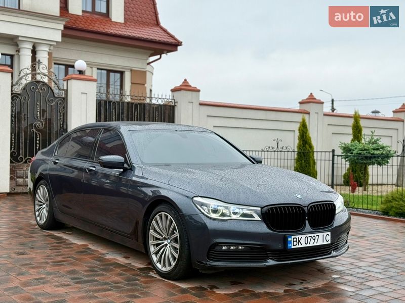 Седан BMW 7 Series 2015 в Ровно