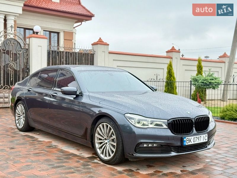 Седан BMW 7 Series 2015 в Ровно