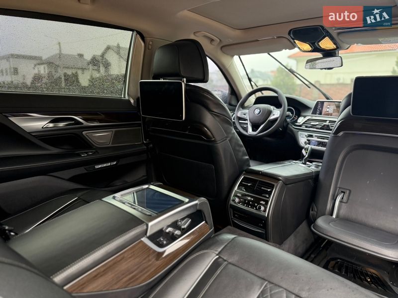 Седан BMW 7 Series 2015 в Ровно