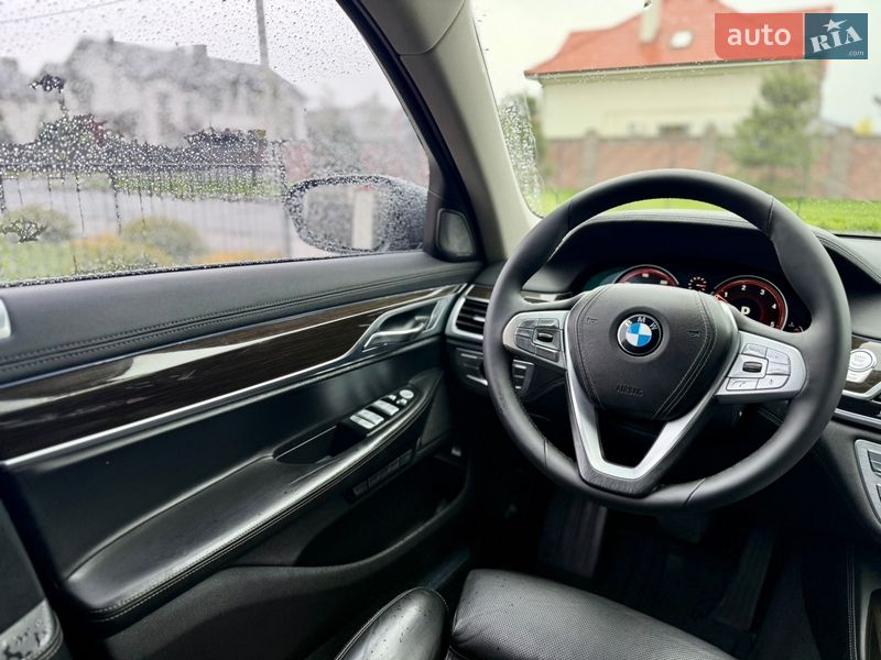 Седан BMW 7 Series 2015 в Ровно
