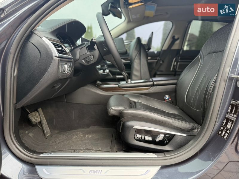 Седан BMW 7 Series 2015 в Ровно