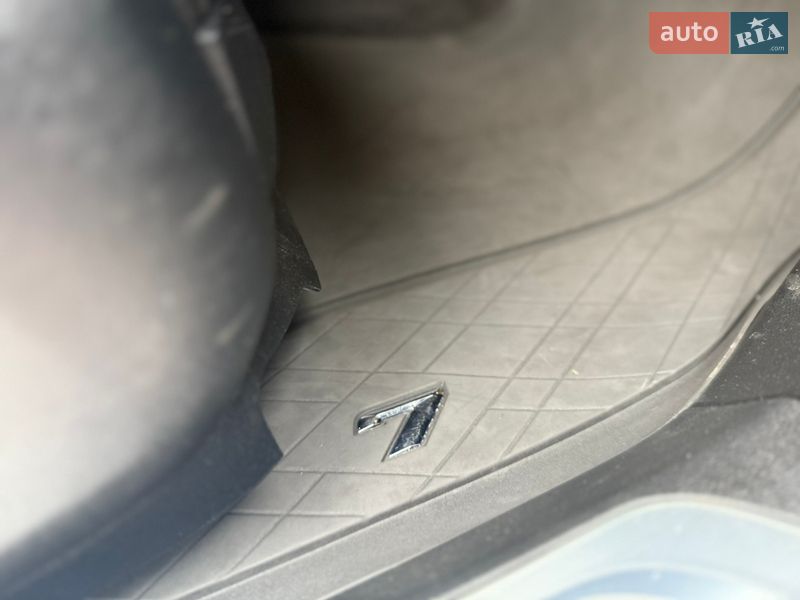 Седан BMW 7 Series 2015 в Ровно