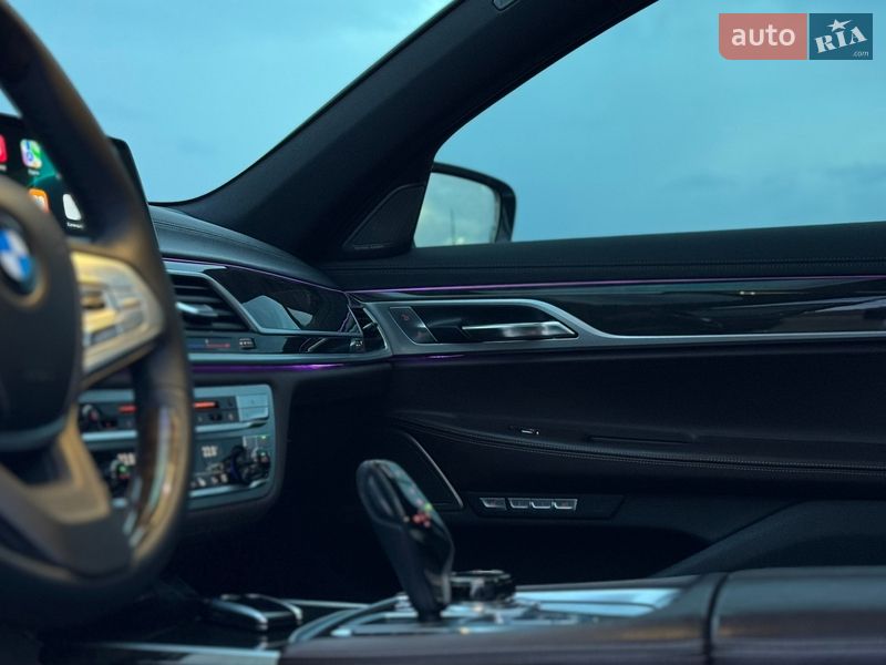 Седан BMW 7 Series 2017 в Дубні