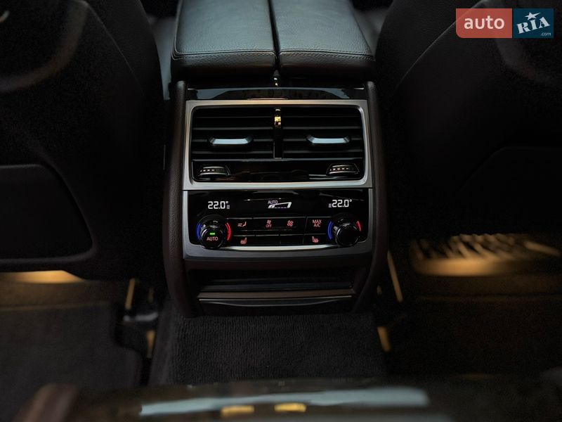 Седан BMW 7 Series 2017 в Дубні