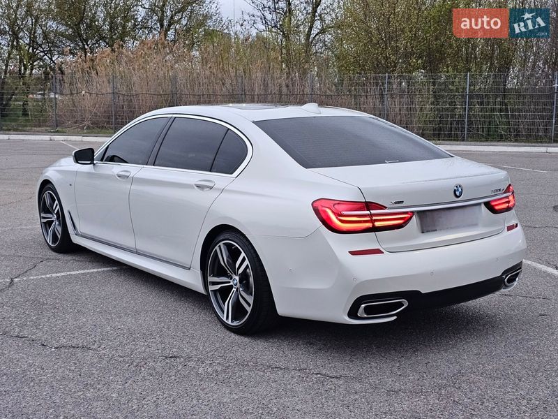 Седан BMW 7 Series 2018 в Новомосковске