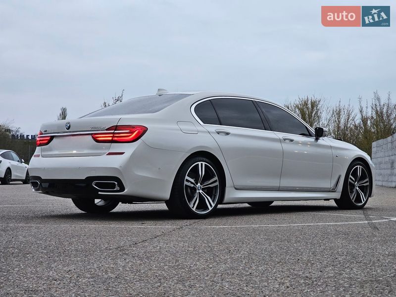 Седан BMW 7 Series 2018 в Новомосковске