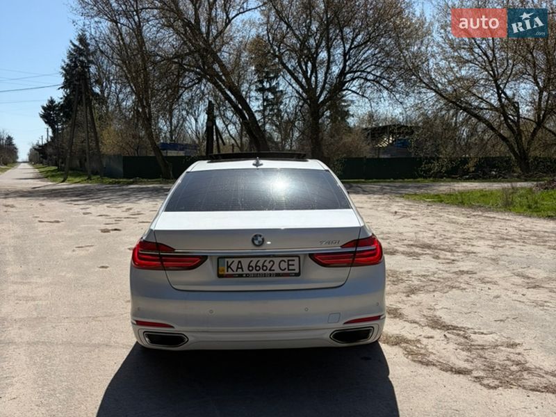 Седан BMW 7 Series 2015 в Києві
