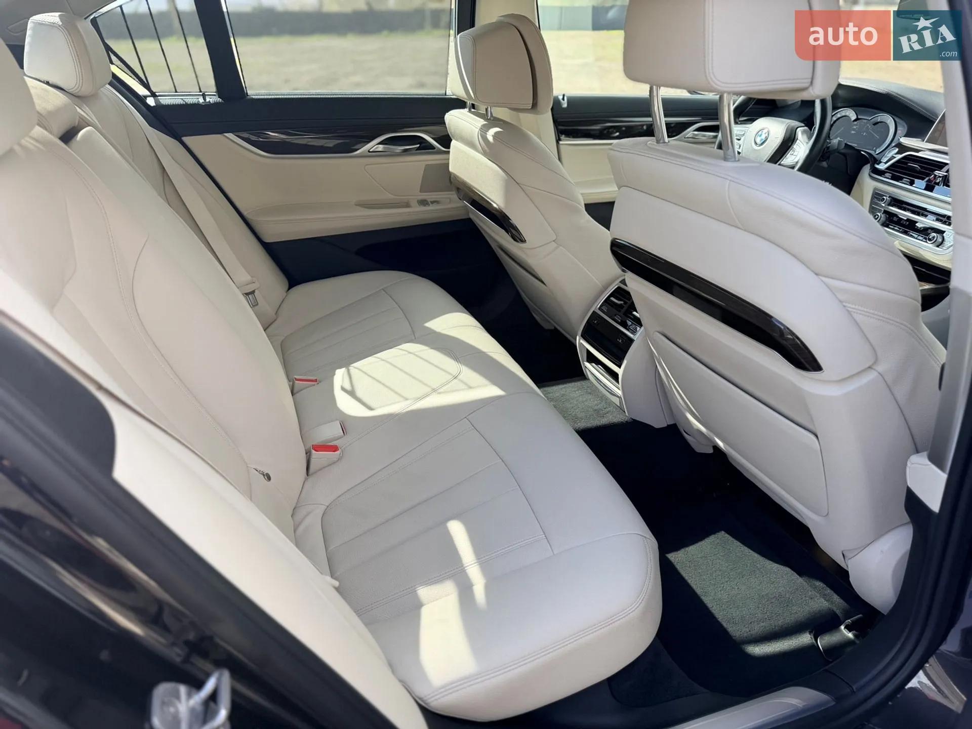 2017 BMW 7er - мініатюра 16