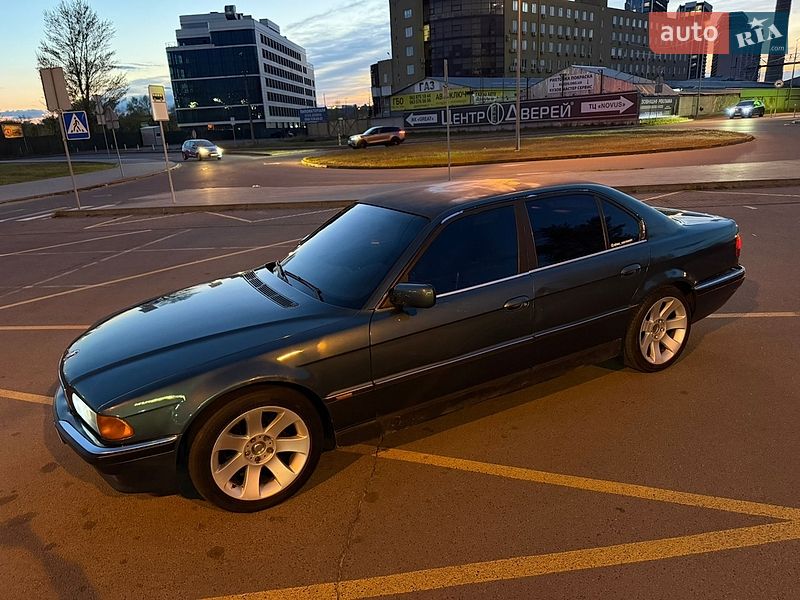 Седан BMW 7 Series 1995 в Киеве
