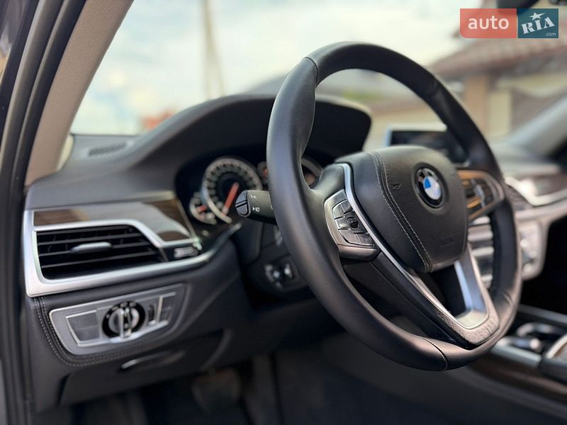 Седан BMW 7 Series 2015 в Рівному