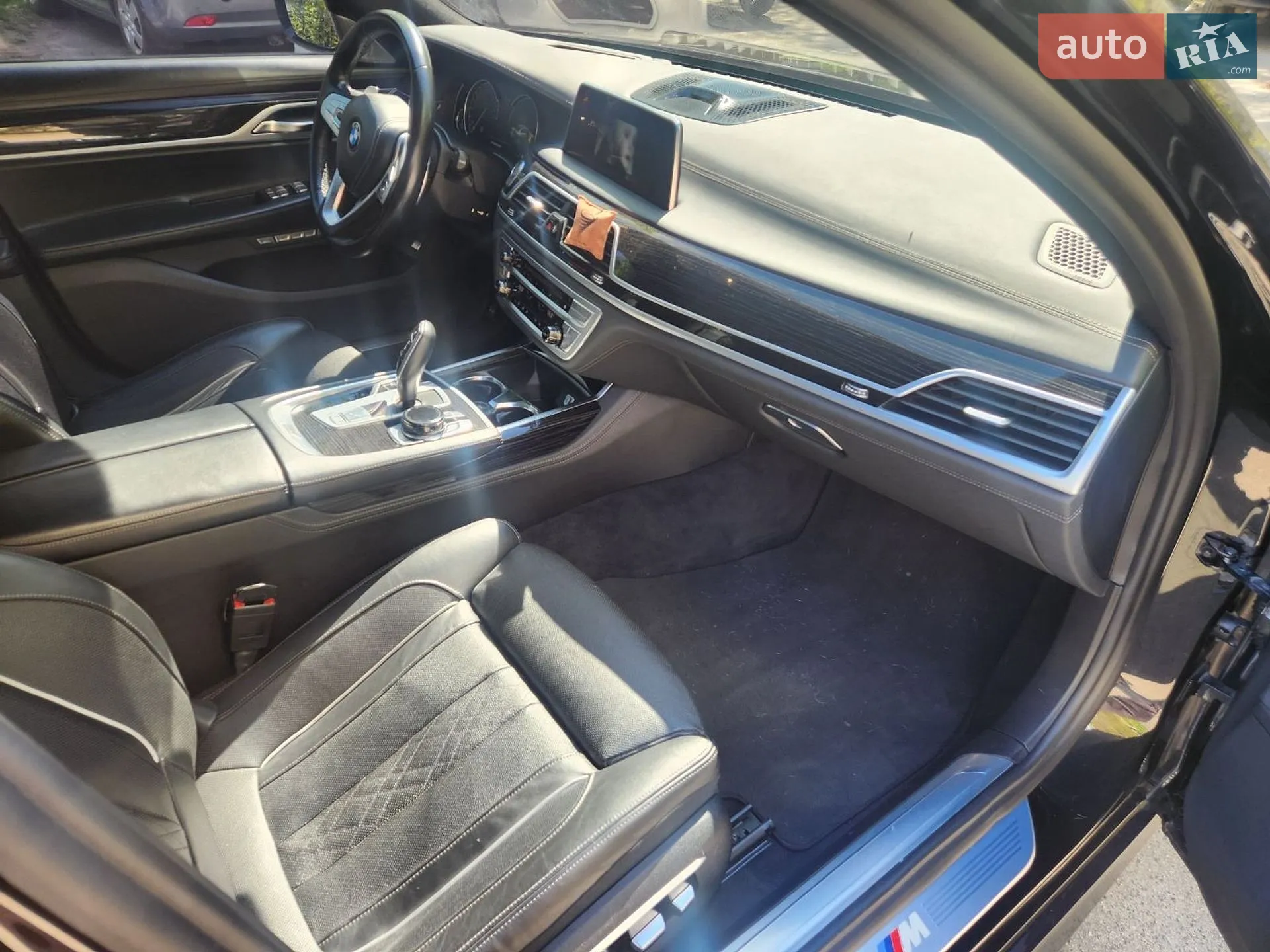 2017 BMW 7er - мініатюра 12