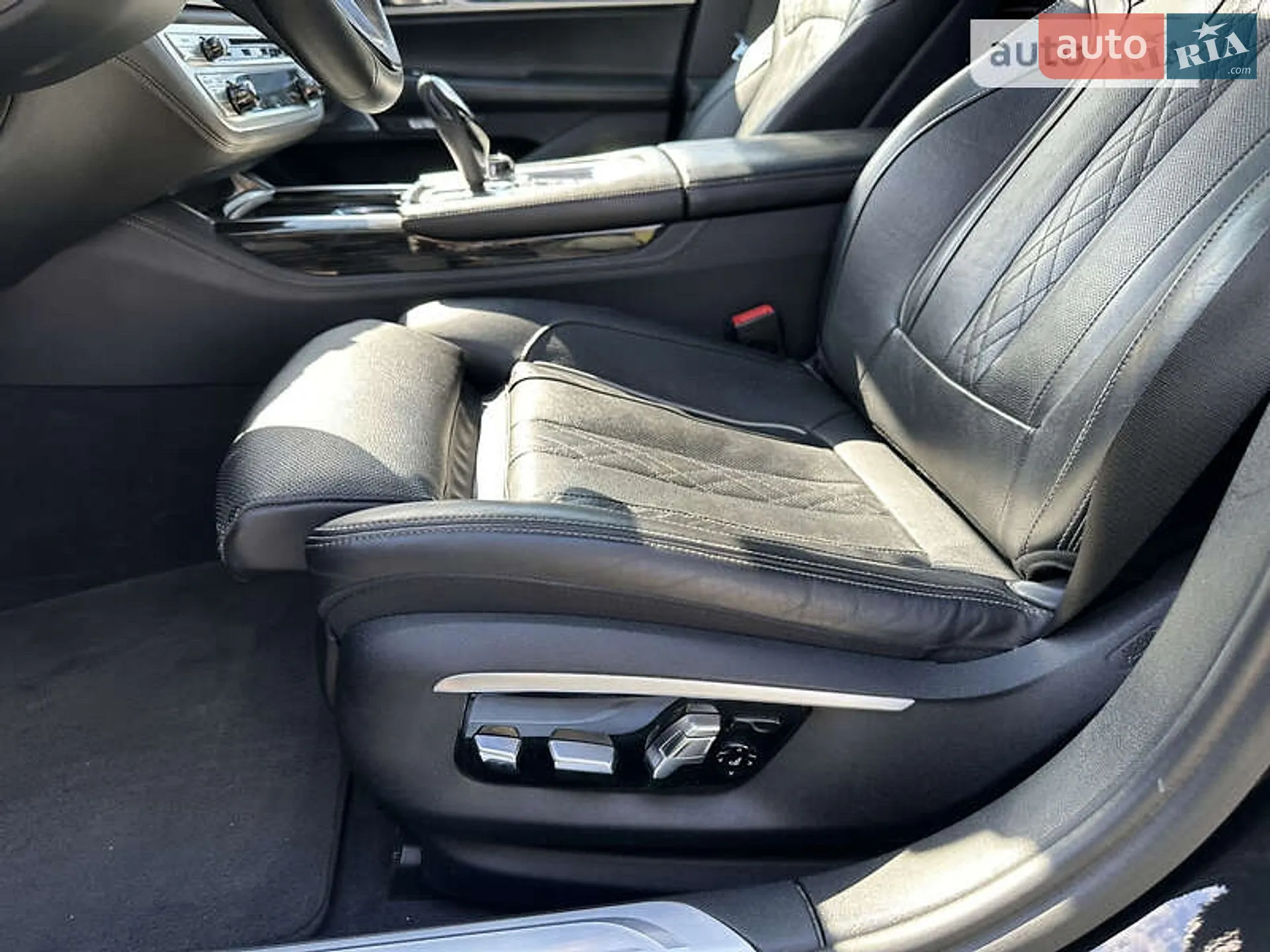 2017 BMW 7er - мініатюра 18