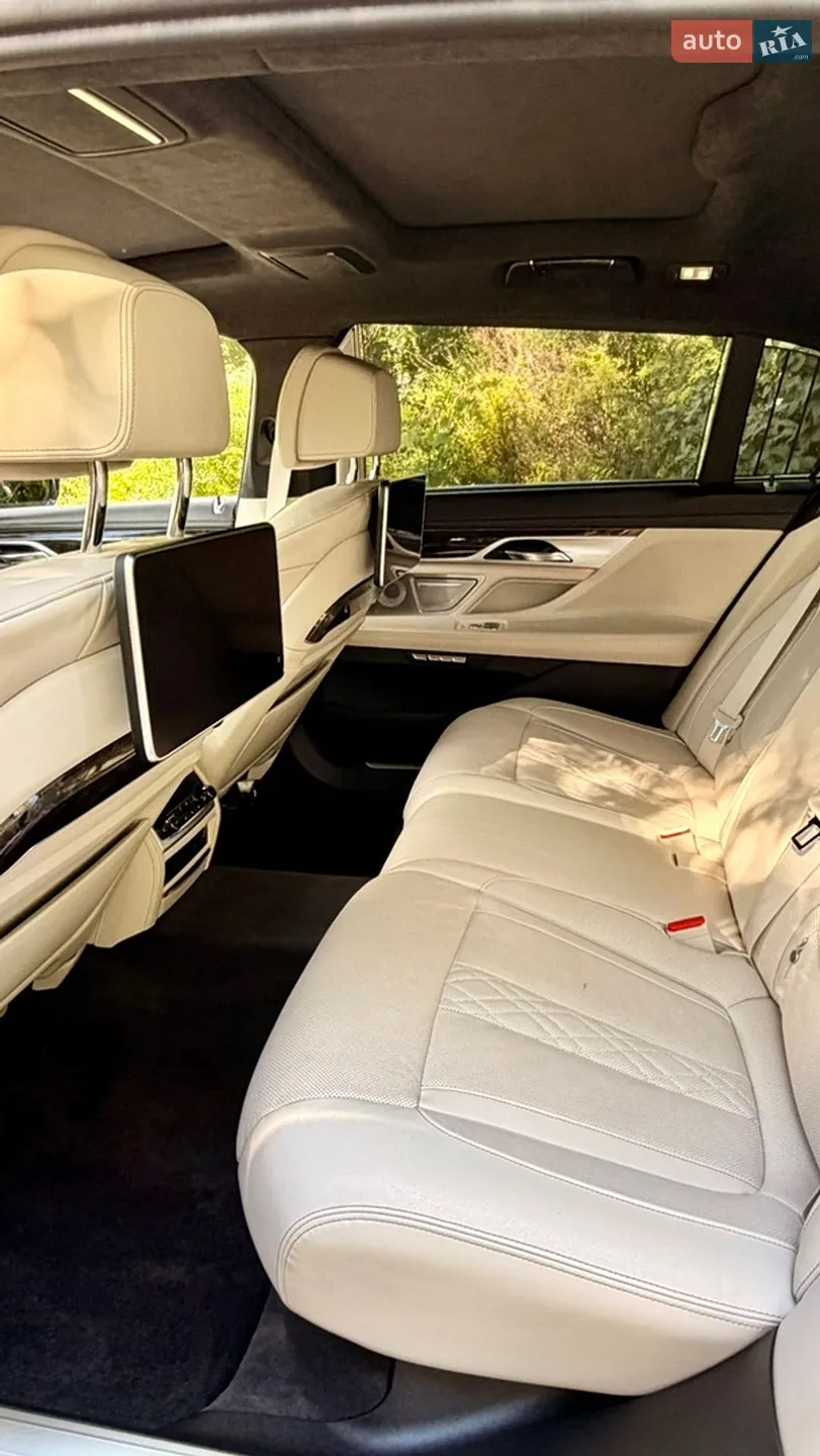 2017 BMW 7er - мініатюра 22