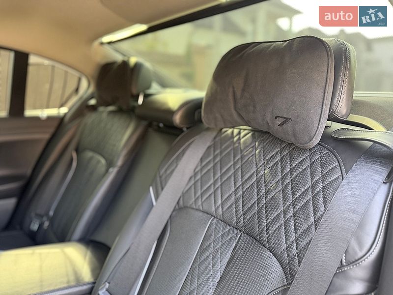 Седан BMW 7 Series 2015 в Ровно