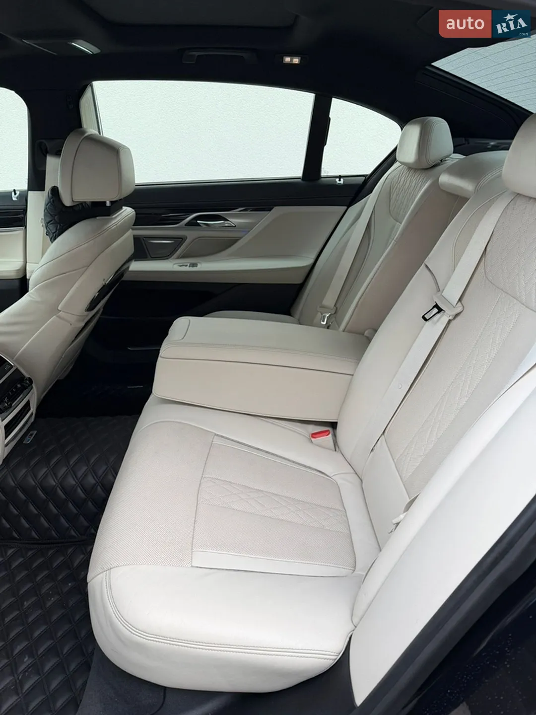 2017 BMW 7er - мініатюра 23