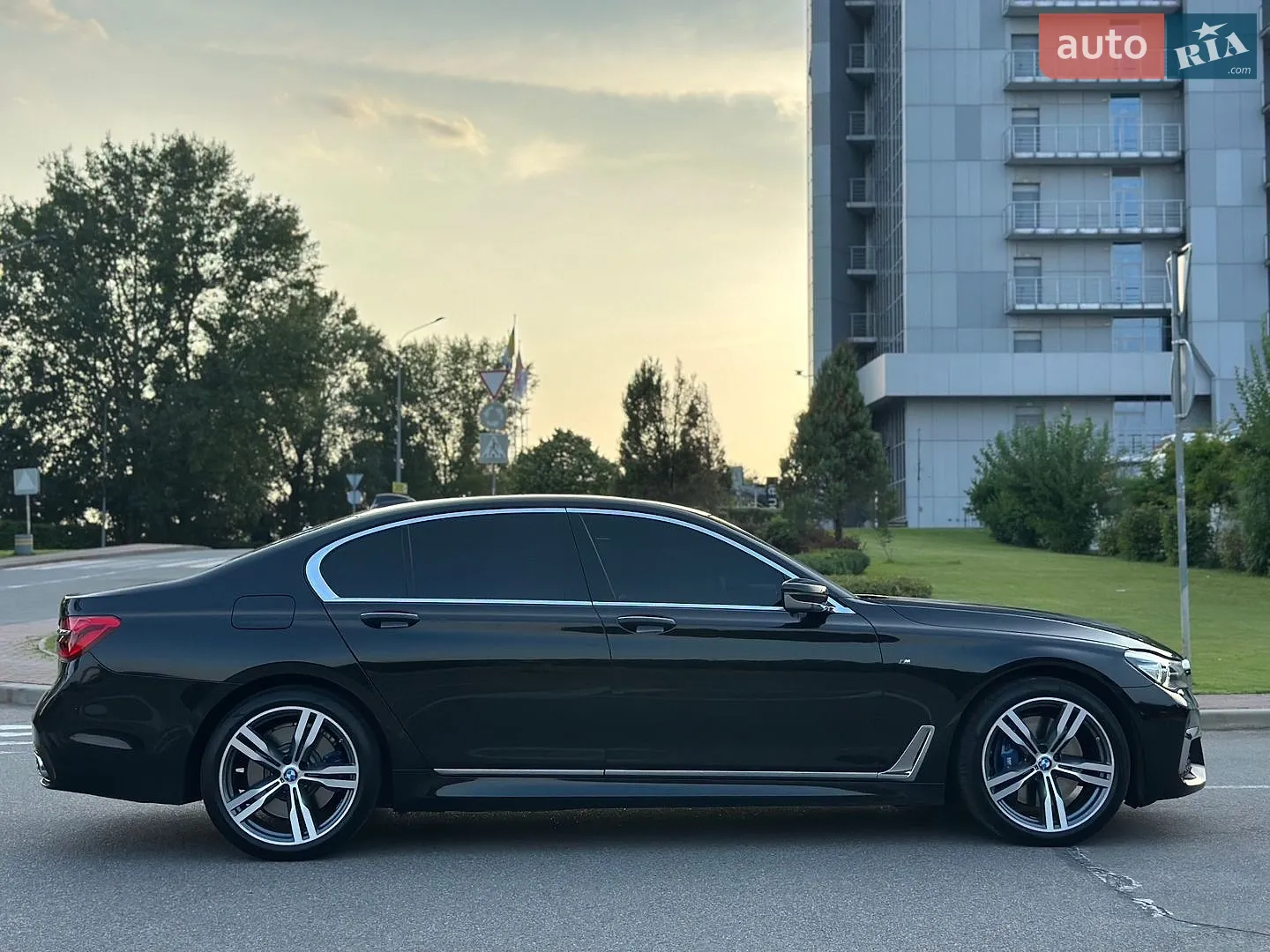 2017 BMW 7er - мініатюра 15