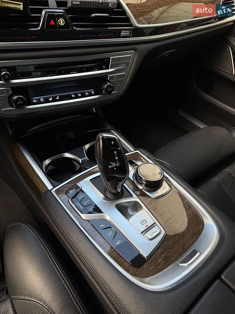 2017 BMW 7er - мініатюра 16